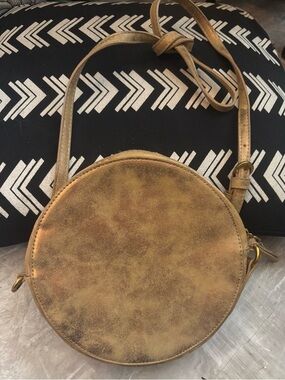 Universal Thread Gold Round Crossbody Bag - Women